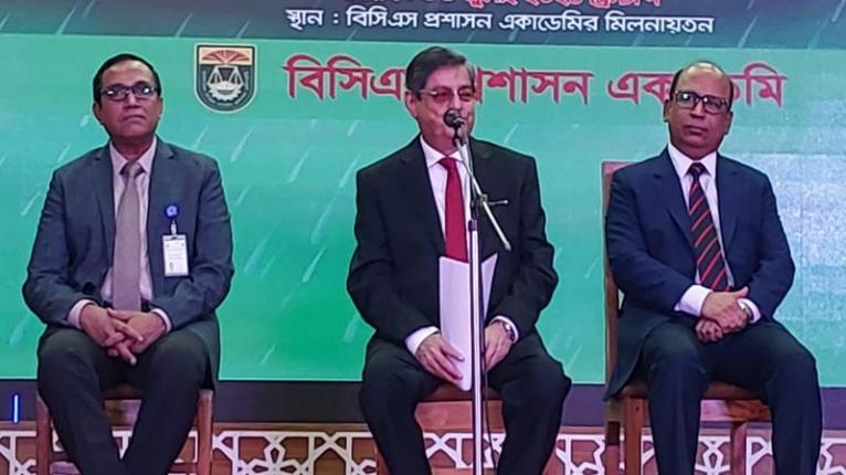 প্রজাতন্ত্রের কর্মে নিয়োজিতের দেশপ্রেম, সময়ানুবর্তিতা ও আইনের প্রতি আনুগত্য প্রদর্শণের আহ্বান গণপূর্ত মন্ত্রীর