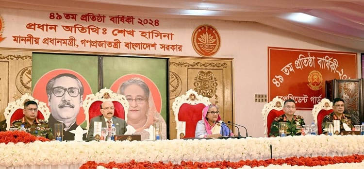 সশস্ত্র বাহিনীকে বিশ্বমানের করে গড়ে তোলা হচ্ছে : প্রধানমন্ত্রী