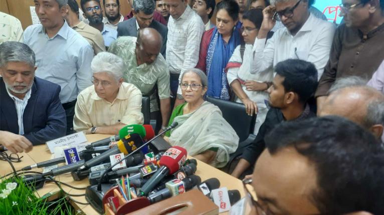 পোশাক শ্রমিকদের ১৮ দফা দাবি মেনে নেওয়ার সিদ্ধান্ত