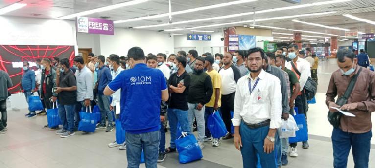 লিবিয়া থেকে ফিরলেন আরও ১৫০ বাংলাদেশি