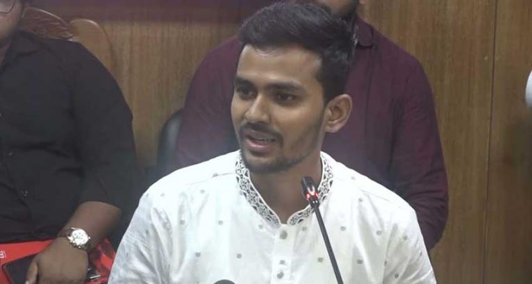 চার ঘণ্টা করে ট্রাফিকের দায়িত্বে থাকবে শিক্ষার্থীরা: উপদেষ্টা আসিফ