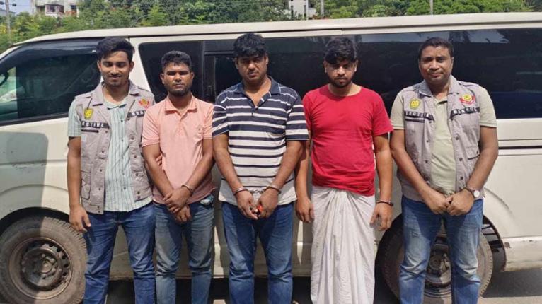 সেনা ও র্যাবের পোশাকে ডাকাতি: আরও ৩ জন গ্রেফতার
