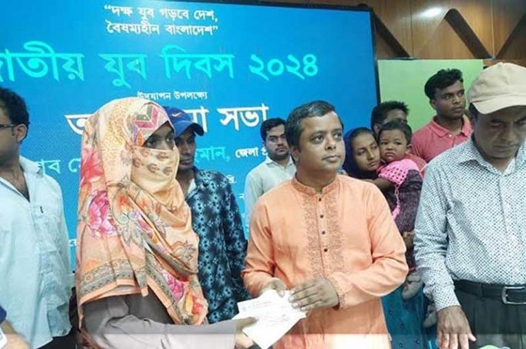নাটোরে জাতীয় যুব দিবস পালিত