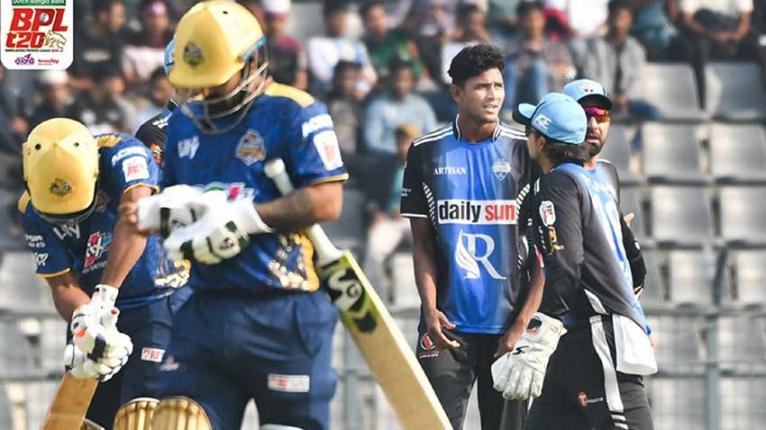 রানবন্যার বিপিএলে অল্পে গুটিয়ে গেল ঢাকা