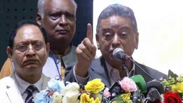 গণতন্ত্রের বাইরে অন্য উদ্দেশ্য থাকলে ভালো হবে না: আমীর খসরু