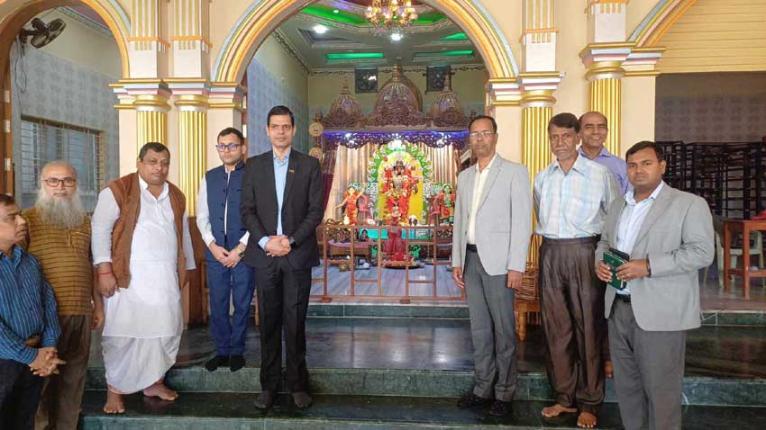 নেপালের রাষ্ট্রদূত ঘনশ্যাম রাঙ্গামাটির রক্ষাকালী মন্দির পরিদর্শন