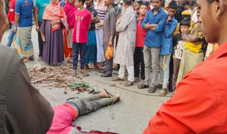 ফতুল্লায় কর্মস্থলে যাওয়ার পথে কাভার্ডভ্যানের চাপায় শ্রমিকের মৃত্যু