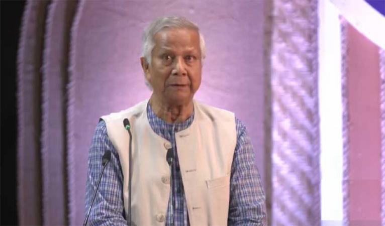 নারীদের অংশগ্রহণ ছাড়া নতুন বাংলাদেশ গড়া সম্ভব না: প্রধান উপদেষ্টা