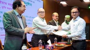 পেশাদারিত্ব, মেধা ও সততা দিয়ে জনসেবায় অত্মনিয়োগ করতে হবে - ভূমি উপদেষ্টা