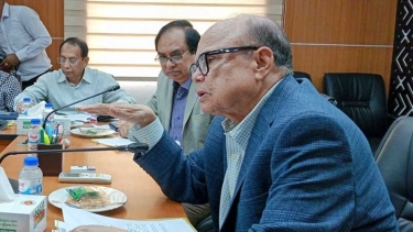 কৃষিজমি বাঁচাতে হবে: ভূমি উপদেষ্টা