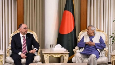 অধ্যাপক ইউনূসের সঙ্গে সাক্ষাৎ করেছেন এক্সিলারেট এনার্জির উপদেষ্টা পিটার হাস
