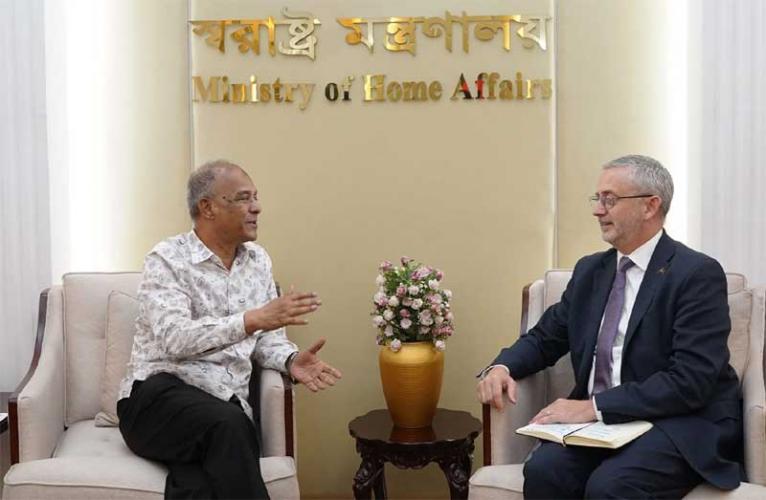 ঢাকায় ইইউভুক্ত দেশের জন্য ভিসা সেন্টার খোলার অনুরোধ স্বরাষ্ট্র উপদেষ্টার