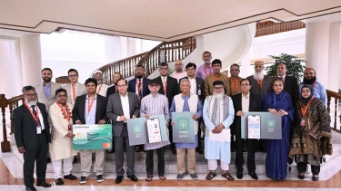 হজযাত্রীদের জন্য ‘লাব্বায়েক’ অ্যাপ উদ্বোধন করলেন প্রধান উপদেষ্টা