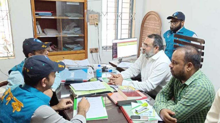 চুয়াডাঙ্গা বিআরটিএ অফিসে দুদকের অভিযান, গুরুত্বপূর্ণ নথি জব্দ