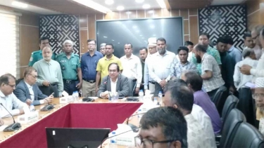 সচিবালয়ে আন্দোলনরত কর্মচারীদের সঙ্গে বৈঠকে সচিবরা