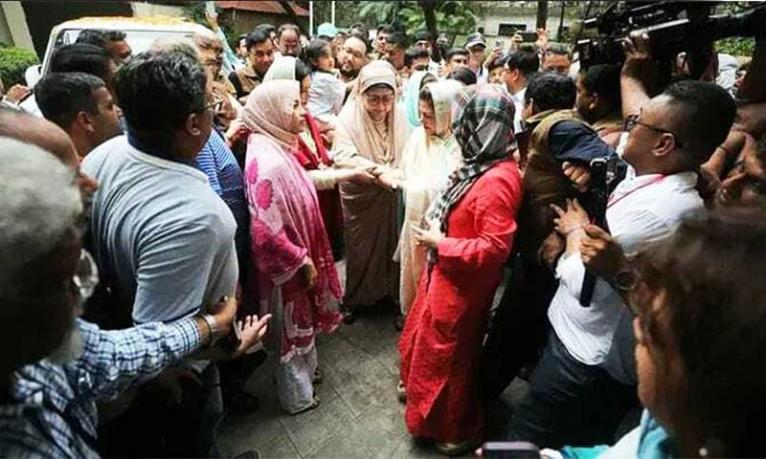 দেশে ফিরেছেন খালেদা জিয়া, বিএনপিতে উচ্ছ্বাস