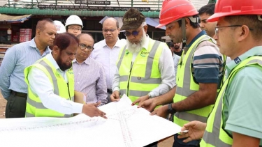 ঢাকা-আশুলিয়া এলিভেটেড এক্সপ্রেসওয়ে প্রকল্প পরিদর্শন করলেন সচিব