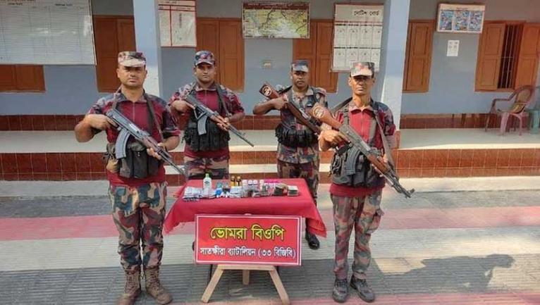 সাতক্ষীরায় সীমান্ত থেকে শাড়ি, ওষুধ-সহ বিভিন্ন ভারতীয় মালামাল জব্দ