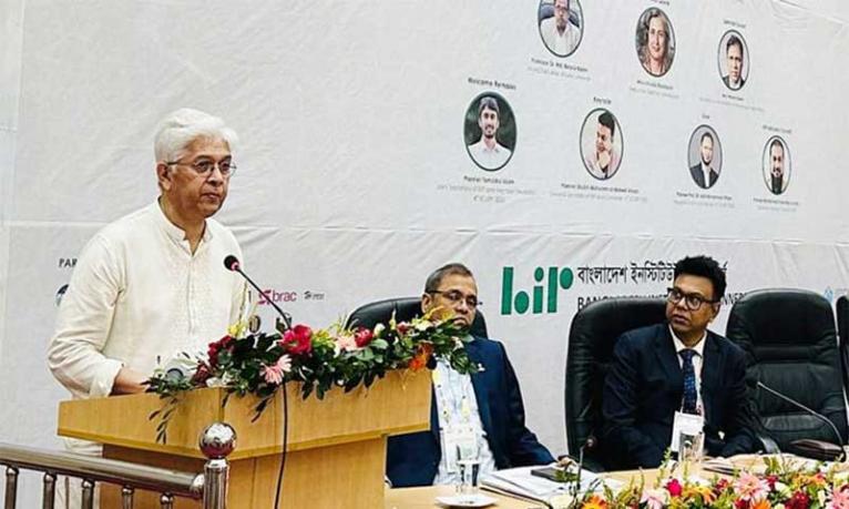 কৃষি জমি সুরক্ষায় আইন প্রণয়ন করা হচ্ছে : গণপূর্ত ও গণপূর্ত উপদেষ্টা