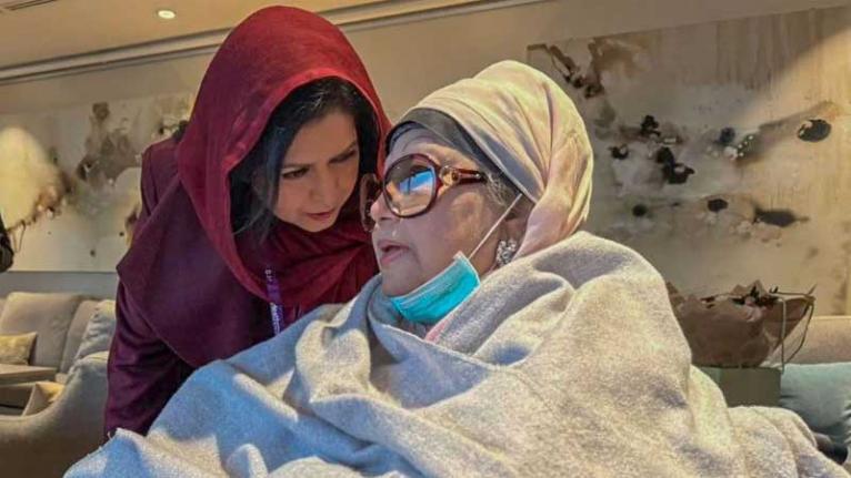 কাতার আমিরের এয়ার এম্বুলেন্সে দেশে ফিরবেন বেগম খালেদা জিয়া