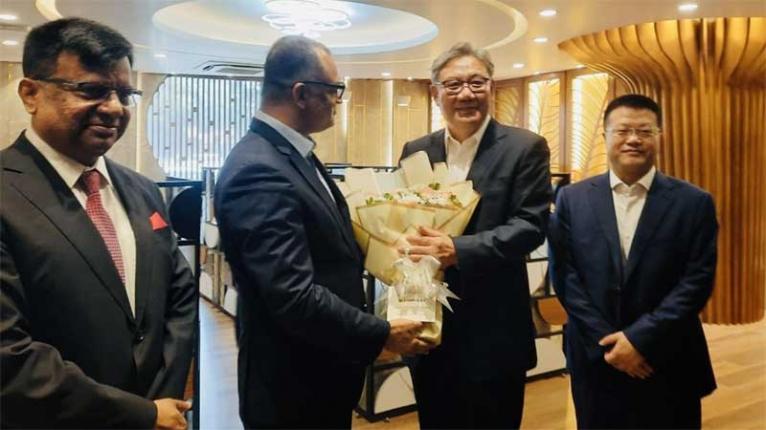 ১০০ ব্যবসায়ী নিয়ে ঢাকায় এলেন চীনের বাণিজ্যমন্ত্রী ওয়াং ওয়েনতাও