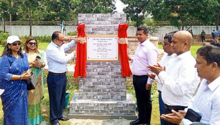 “সবুজে ঘেরা না.গঞ্জ, বিশ্বসেরা প্রাচ্যের ডান্ডি” প্রত্যয়ে গ্রিন অ্যান্ড ক্লিন কর্মসূচির উদ্বোধন