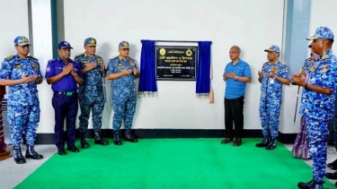 কোস্ট গার্ড বেইস মোংলায় নবনির্মিত বোট ওয়ার্কশপ ও স্লিপওয়ের উদ্বোধন করলেন স্বরাষ্ট্র উপদেষ্টা
