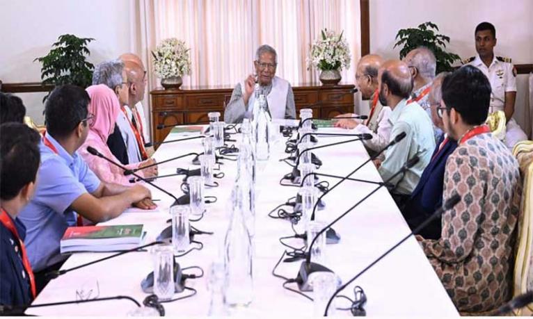 স্বাস্থ্য বিষয়ক সংস্কার কমিশনের সুপারিশ দ্রুত বাস্তবায়নের নির্দেশ প্রধান উপদেষ্টার