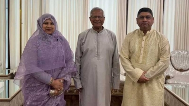 প্রধান উপদেষ্টার সঙ্গে সস্ত্রীক সাক্ষাৎ করেছেন সেনাপ্রধান