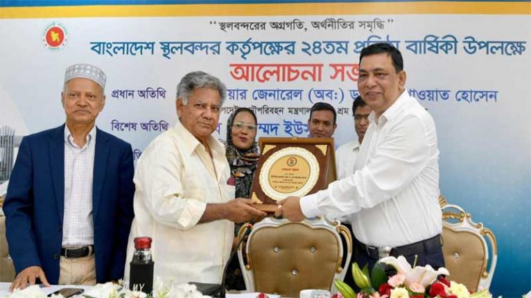 দেশের স্বার্থে স্থলবন্দরগুলোকে আরও গতিশীল করার আহ্বান উপদেষ্টার