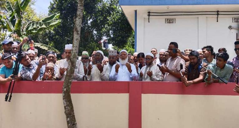 কুলাউড়ায় হত্যার শিকার আনজুমের বাড়িতে জামায়াতের আমির