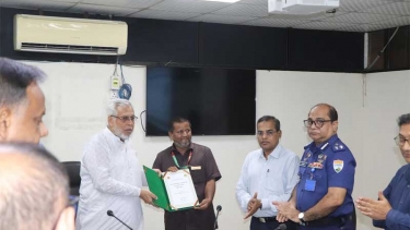 বাংলাদেশ রেলওয়ের সেবা ও সুরক্ষায় সাহসিকতা ও অবদানের স্বীকৃতি পেলেন তিন রেল কর্মী