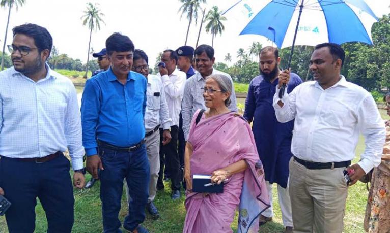 দেশীয় মাছের তীব্র সংকট দেখা দিয়েছে : উপদেষ্টা ফরিদা আখতার