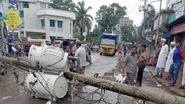 কুমিল্লায় ঘূর্ণিঝড়ে ৬২টি ট্রান্সফর্মার বিকল