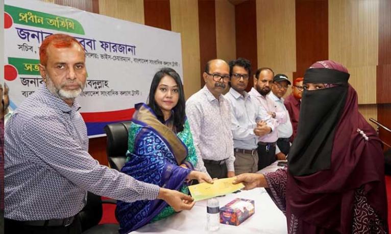 তথ্য মন্ত্রণালয় সব সময় সাংবাদিকদের পাশে আছে : তথ্য সচিব