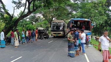 সিরাজগঞ্জে বাস-মাইক্রোবাস সংঘর্ষে আহত ১৫
