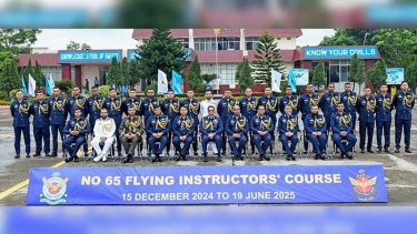 বিমান বাহিনী ফ্লাইং ইন্সট্রাক্টরস কোর্সের সনদপত্র বিতরণ