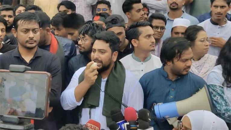 জুলাই সনদ বাস্তবায়ন না হওয়া পর্যন্ত ঘরে ফিরব না : নাহিদ ইসলাম