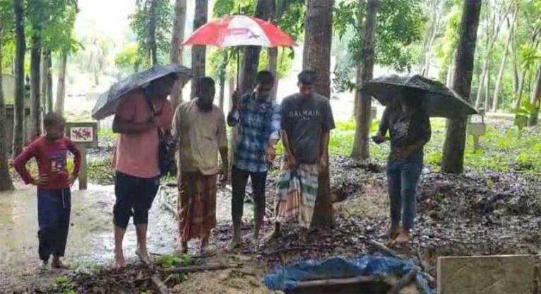 পাবনায় কবরস্থান থেকে ২১ কঙ্কাল চুরি