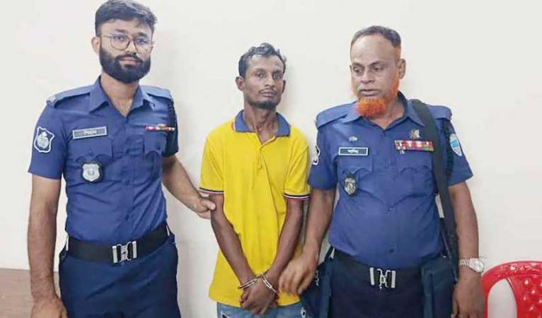 মাদরাসাপড়ুয়া ছাত্রীকে শ্লীলতাহানির চেষ্টা রিকশাচালকের, অতঃপর…