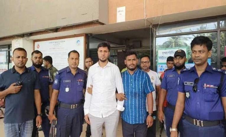 ভারতে পালানোর সময় ছাত্রলীগ নেতা সামাদ বেনাপোলে গ্রেপ্তার