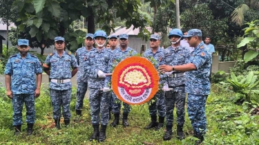 মাইলস্টোনে নিহত টাঙ্গাইলের হুমায়রার কবরে বিমান বাহিনীর শ্রদ্ধা