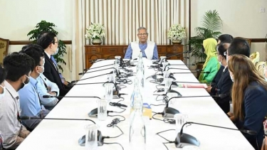 বিমান দুর্ঘটনায় আহতদের চিকিৎসা দেওয়ায় বিদেশি মেডিকেল টিমগুলোর প্রতি কৃতজ্ঞতা প্রধান উপদেষ্টার