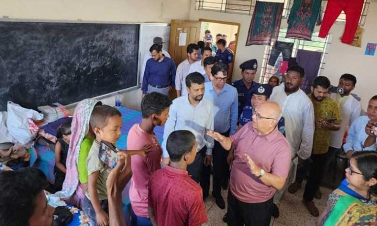 বন্যা নিয়ন্ত্রণ বাঁধ নির্মাণে সেনাবাহিনীর সম্পৃক্ততার কথা ভাবছে সরকার : উপদেষ্টা ফারুক ই আজম