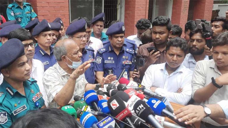 মবে জড়িতদের ছাড় নয়, নেওয়া হচ্ছে ব্যবস্থা : স্বরাষ্ট্র উপদেষ্টা