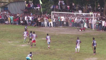 ফরিদপুরে দর্শক মাতালো এমএ আজিজ গোল্ডকাপ