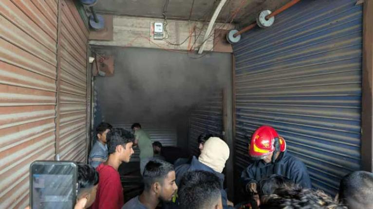 গুলিস্তানে সুন্দরবন স্কয়ার মার্কেটে আগুন, নিয়ন্ত্রণে ১১ ইউনিট