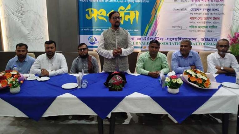 শিক্ষার্থীদের দেশে ধরে রাখতে সরকারের কার্যকর উদ্যোগ প্রয়োজন: চসিক মেয়র