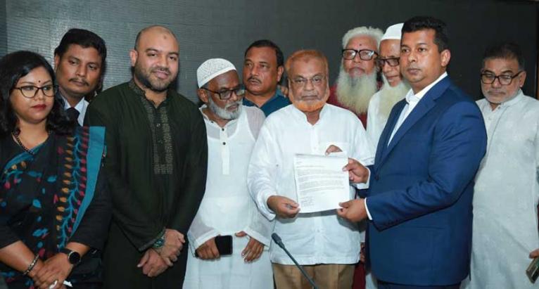 ডিএনডি জলাবদ্ধতা নিরসনে সাবেক সাংসদ গিয়াসউদ্দিনের নেতৃত্বে স্মারকলিপি প্রদান