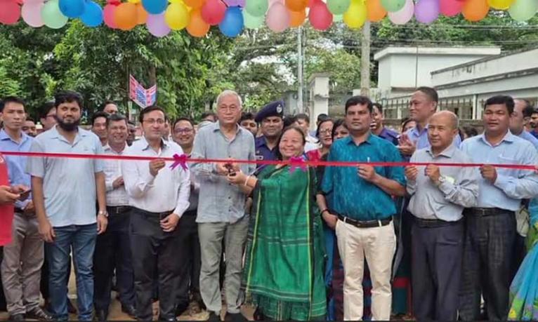 খাগড়াছড়ি সরকারি উচ্চ বিদ্যালয়ের প্রধান ফটক উদ্বোধন করলেন সুপ্রদীপ চাকমা